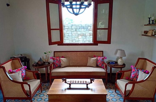 Colomadu House | Villa Aquin