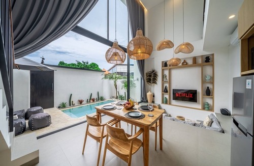 Pererenan Villa | Villa Arcelio Luxury 2BR Villa Steps from Jungle Padel and Gym