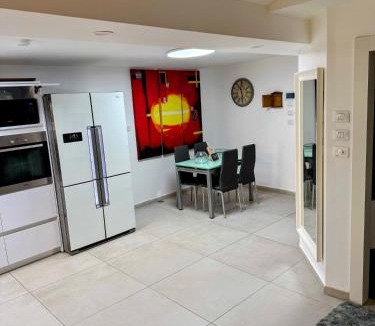 Beit She'arim Villa | Villa Arviv