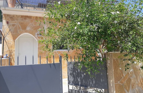 Liapades House | Villa Aspros Corfu - Stone house near Rovinia
