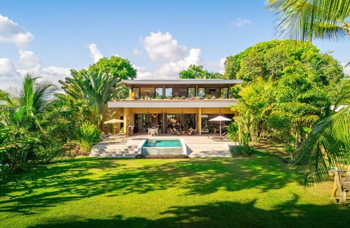 Esterillos Este Villa | Villa Assinie Beachfront Home with Direct Ocean Access