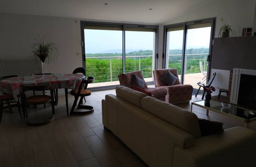 Chatel-Guyon Villa | Villa at Bouillat d'Anty: garden and panoramic view, families and friends welcome
