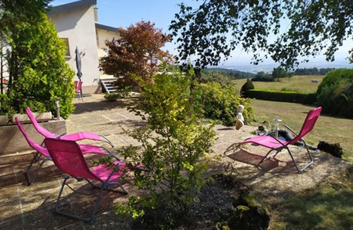 Chatel-Guyon Villa | Villa at Bouillat d'Anty: garden and panoramic view, families and friends welcome