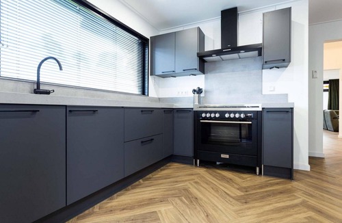 Beekbergen-West Ski Chalet | ✓ Villa at Recreatiepark Beekbergen ✓ Holiday home for 8 persons ✓ Located in Beekbergen (Gelderland) ✓ Holiday park on the Veluwe ✓ Book directly through the park