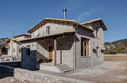 Arachova Ski Chalet | Villa Athina Stone & Snow