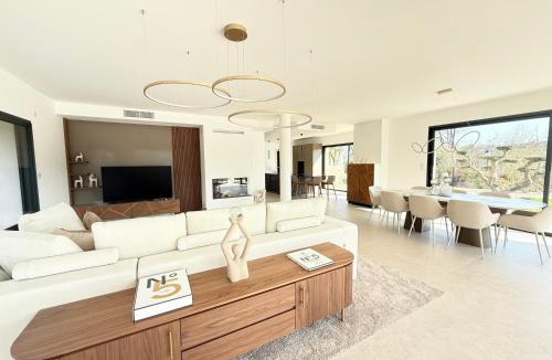 Tourrettes House | Villa Augusta
