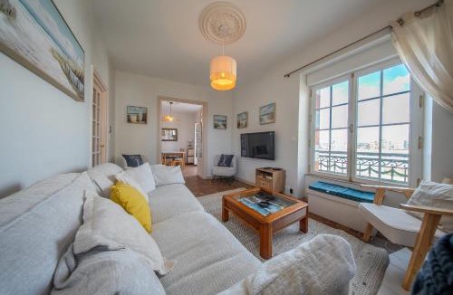 Larmor-Plage House | Villa authentique Vue mer 360 Les pieds dans l’eau