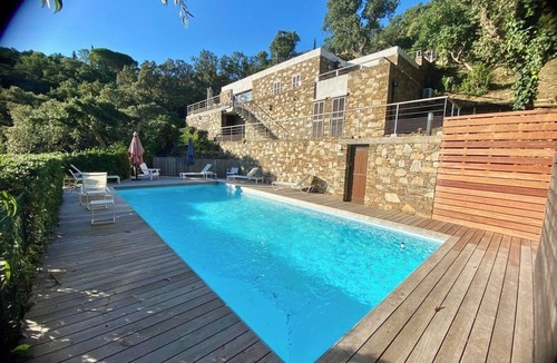 Cap Benat Villa | Villa Avec Piscine et vue mer Panoramique Située au Gaou
