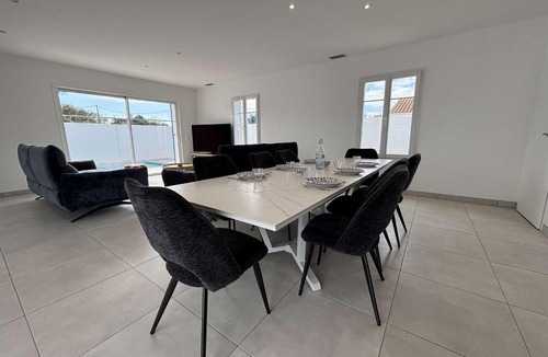 Saint-Denis-d'Oleron House | Villa avec piscine - 14 pers. Proche plage et port - FR-1-246A-389