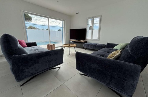 Saint-Denis-d'Oleron House | Villa avec piscine - 14 pers. Proche plage et port - FR-1-246A-389