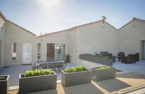 Saint-Amans-du-Pech House | Villa Avec Piscine Intérieure Et Spa Dans Le Tarn-Et-Garonne