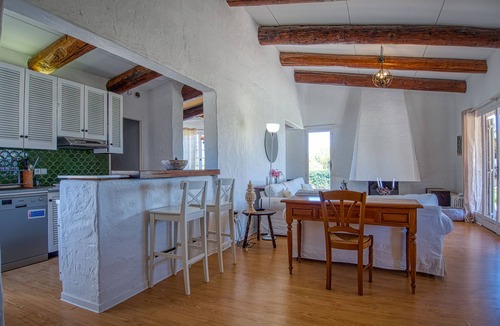 Cucuron Villa | Villa Avec Terrain de Tennis Privé et Piscine