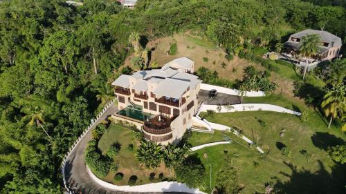 Black Rock Villa | Villa Azulejo