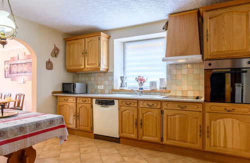 Sondernach Villa | Villa 'Balboa' with Wi-Fi and Air Conditioning