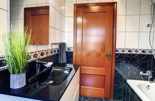 Estreito da Calheta House | Villa Baradaye - Four Bedroom House, Sleeps 8