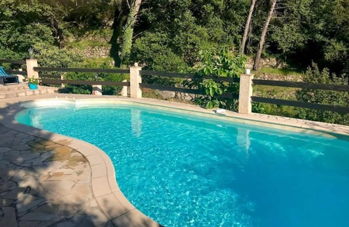 Bargemon House | Villa Bargemon with swimming pool in a green setting