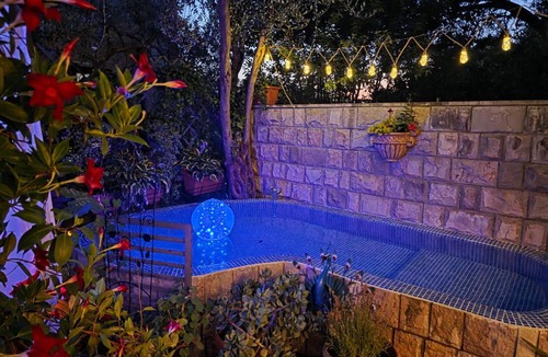 Sveti Stefan Apartment | VILLA-BAROCCO Sveti-Stefan & Private Garden