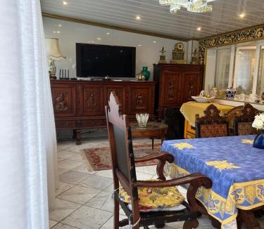 Pierrefitte-sur-Seine Villa | Villa Baroque