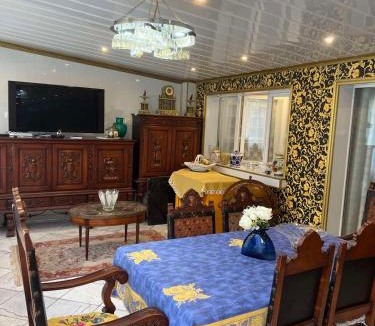 Pierrefitte-sur-Seine Villa | Villa Baroque