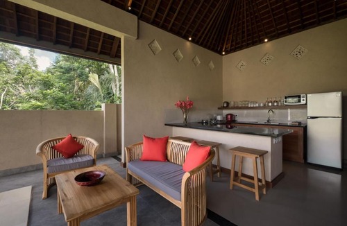 Kedewatan Villa | Villa Bawah