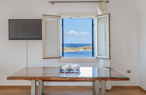 Mpatsi Villa | Villa 'Bebas Villas 1' with Sea View, Wi-Fi and Air Conditioning