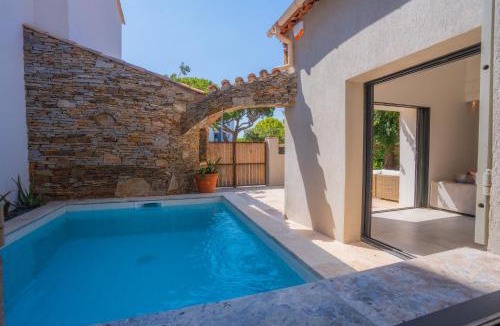 La Capte Villa | VILLA BERNADETTE - Villa climatisée pour 10 personnes avec piscine à Hyères-La Capte