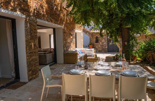La Capte Villa | VILLA BERNADETTE - Villa climatisée pour 10 personnes avec piscine à Hyères-La Capte