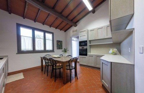 Montespertoli Villa | Villa between Florence Siena and Pisa. 1 km to village. A/C in all rooms-Wi Fi