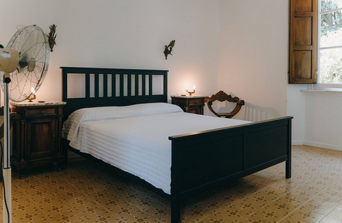 Vicopelago Villa | Villa Bianca: charming Tuscany house with pool, terrace, and garden near Lucca