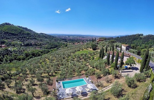 Margine Coperta-Traversagna Villa | Villa Biancavite: An elegant two-story villa situated in a quiet location, a few minutes from the town center, with Free WI-FI.