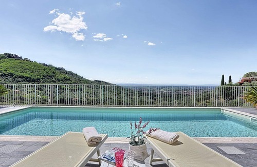 Margine Coperta-Traversagna Villa | Villa Biancavite: An elegant two-story villa situated in a quiet location, a few minutes from the town center, with Free WI-FI.