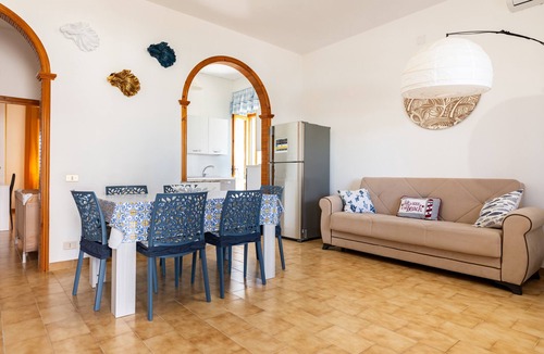 Marina di Pulsano Villa | Villa 'Bianca' with Private Terrace and Balcony