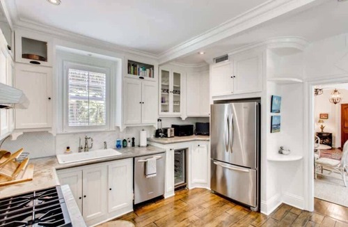 Southside House | Villa Blanca - Lush Serenity in a Classic Mediterranean Revival Villa