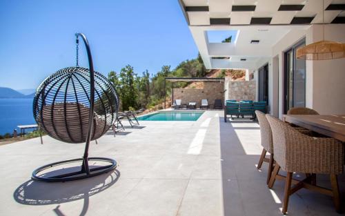 Evgiros Apartment | Villa Blauw with Infinity Pool & Sea Views