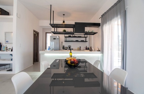 Kampos Villa | Villa 'Blue Bell Resort Sunset' with Private Pool, Wi-Fi and Air Conditioning
