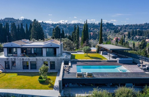 Corfu Town Villa | VILLA BLUELINE