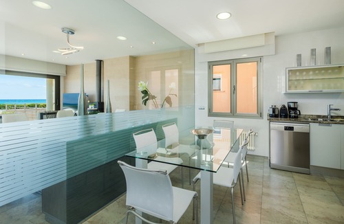 Son Serra de Marina Villa | Villa 'Bohemi' Seafront, Wi-Fi and A/C in Bedrooms