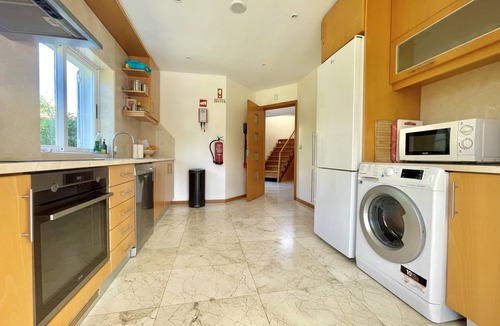 Branqueira Villa | Villa Borboleta, Albufeira. Quality Villa, Private Pool, Air Conditioning, 3 Bedrooms, 4 Bathrooms.