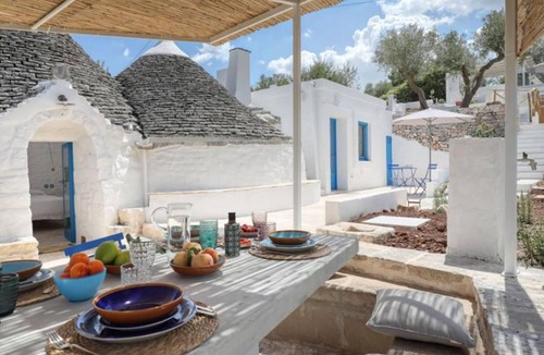 Putignano Villa | Villa 'Borgo Trulli 1817' with Private Pool, Wi-Fi and Air Conditioning