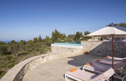 Tsoukaladhes Villa | Villa Borsa Secluded Retreat with Sea Views Gym