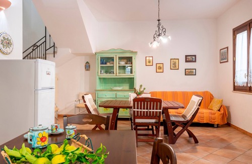 San Vito Lo Capo Villa | Villa 'Brezza di Limoni' close to the Sea with Terraces & A/C