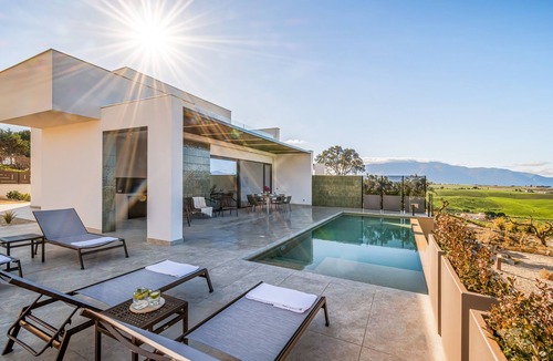 Partinico Villa | Villa Brezza: Infinity Pool with Sea View