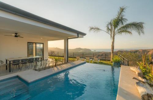 Coco Villa | Villa Brisa Azul - Incredible Ocean Views