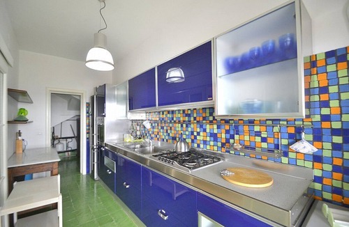 Ascea House | Villa Briseide: A characteristic and welcoming two-story apartment that is part of a villa situated at a few steps from a sandy beach, with Free WI-FI.