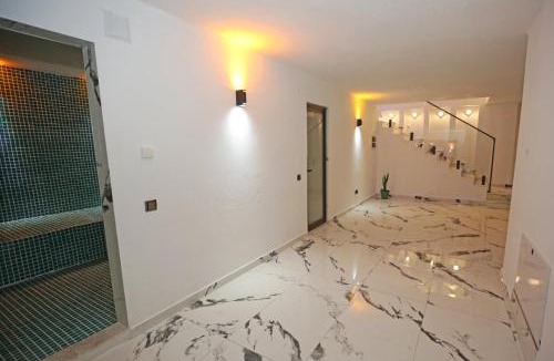 Uzumlu Villa | Villa Brothers
