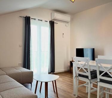 Vranovici Apartment | Villa Bubanja with shared pool