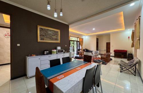 Ciumbuleuit Villa | Villa Bukit Punclut