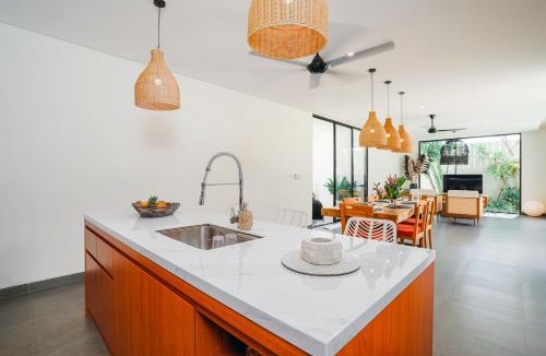 Babakan Villa | Villa Bunga Lily - Sumptuous 3BR Luxury Private Villa in Canggu
