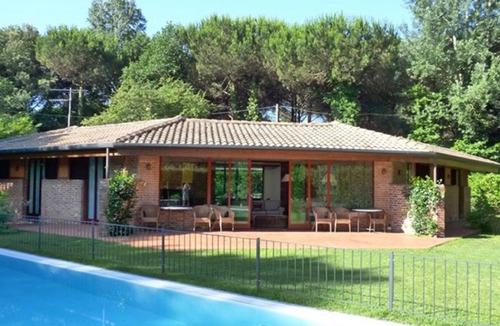 Ronchi Villa | Villa Butterfly ideal for family reunion! Luxuriant garden pool BBQ tennis table