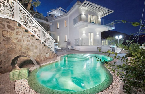 Marina del Cantone Villa | Villa by the beach with sea-view and Luxury amenities